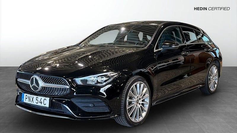 Svart Begagnad 2023 Mercedes CLA250 Shooting Brake AMG Kombi | 359 900 kr - Bild 1/4