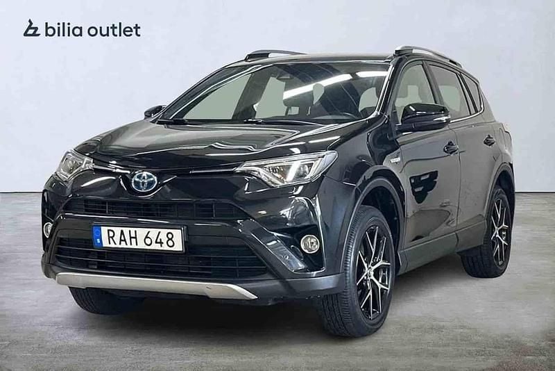 Svart Begagnad 2017 Toyota RAV4 Hybrid SUV | 229 900 kr (Bra pris) - Bild 1/1