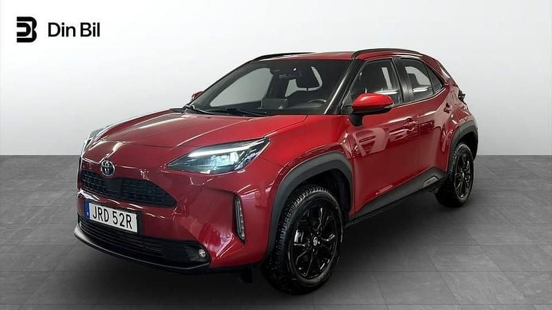 Röd Begagnad 2023 Toyota Yaris Cross SUV | 264 900 kr (Superpris) - Bild 1/4