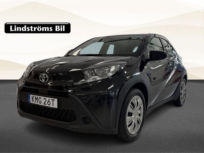 Svart Begagnad 2023 Toyota Aygo Halvkombi | 184 900 kr (Lite dyr) - Bild 1/3