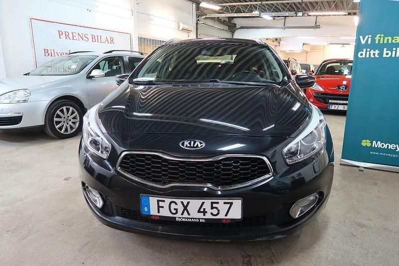 Svart Begagnad 2014 Kia Ceed Sportswagon Comfort Kombi | 89 900 kr (Marknadspris) - Bild 1/4