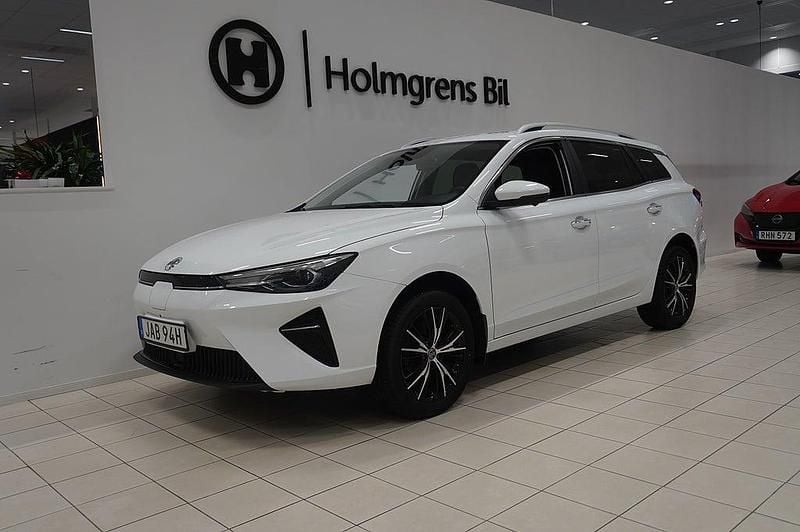 Dover white Begagnad 2022 MG MG5 EV Kombi | 208 800 kr (Marknadspris) - Bild 1/4