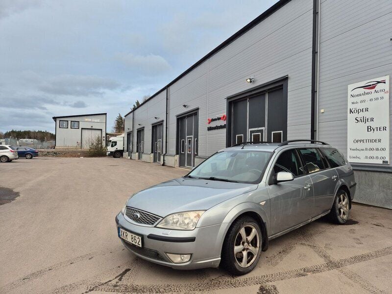 Silver Begagnad 2005 Ford Mondeo Kombi | 22 900 kr (Lite dyr) - Bild 1/4