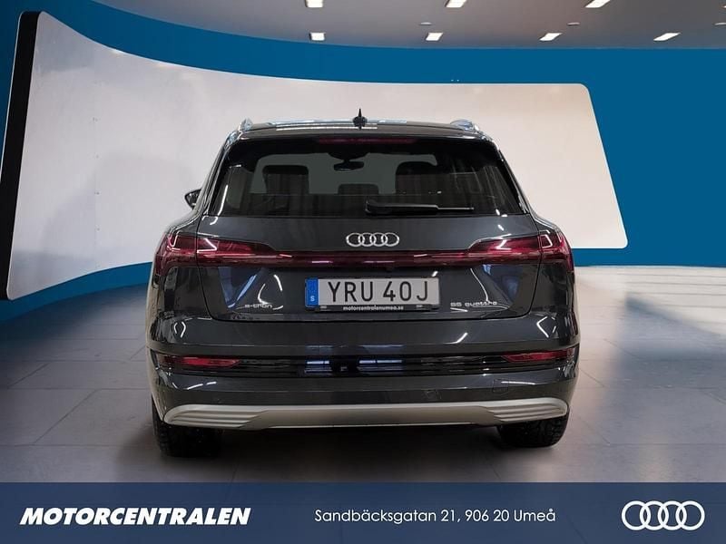 Begagnad Audi e-tron Proline 303 kW (413 HK) 2020 Grå SUV