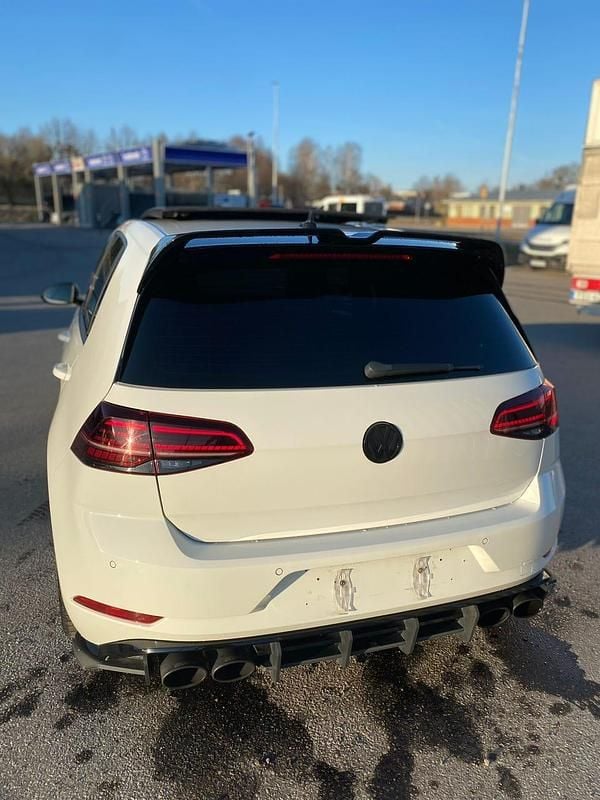 Begagnad VW Golf VII R 310 HK (228 kW) 2018