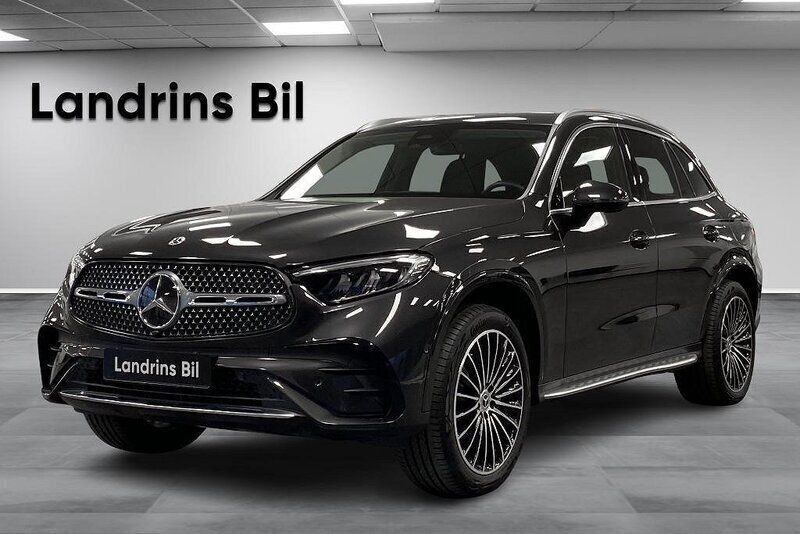 Grå Begagnad 2023 Mercedes GLC300e AMG SUV | 699 000 kr (Marknadspris) - Bild 1/4