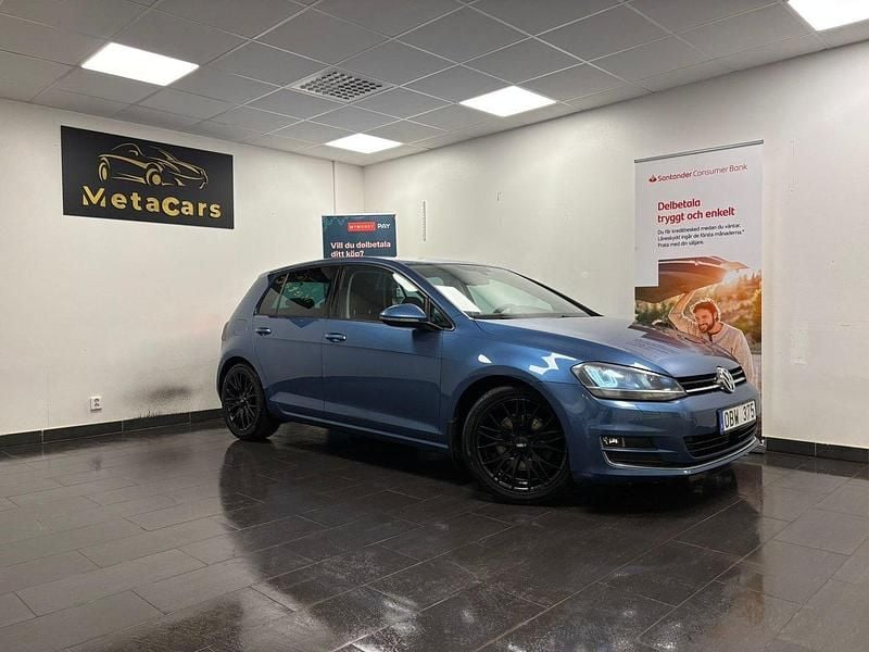 Blå Begagnad 2014 VW Golf VII Halvkombi | 119 900 kr (Marknadspris) - Bild 1/4