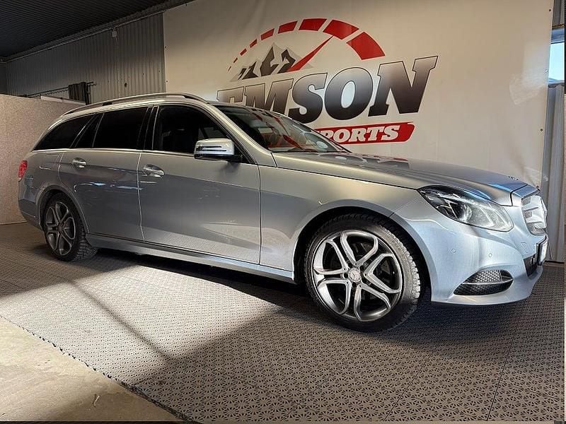 Silver Begagnad 2015 Mercedes E250 Avantgarde Kombi | 189 900 kr (Lite dyr) - Bild 1/4