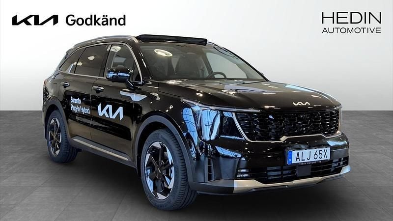 Svart (black) Begagnad 2025 Kia Sorento Advance SUV | 619 900 kr (Dyr) - Bild 1/4