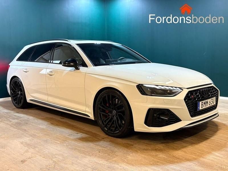Vit Begagnad 2019 Audi RS4 Exclusive Kombi | 719 800 kr (Dyr) - Bild 1/4