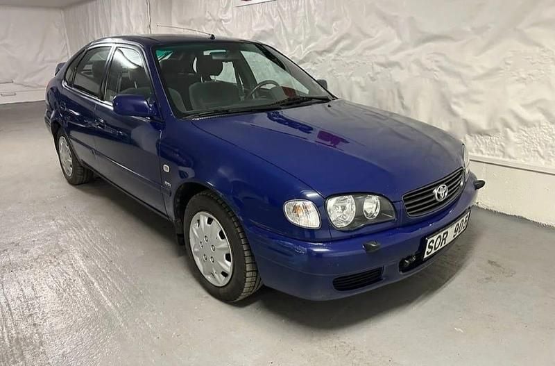 Begagnad 2001 Toyota Corolla Halvkombi | 34 000 kr (Marknadspris) - Bild 1/4