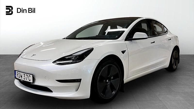Vit Begagnad 2021 Tesla Model 3 Long Range AWD Sedan | 299 900 kr (Bra pris) - Bild 1/4
