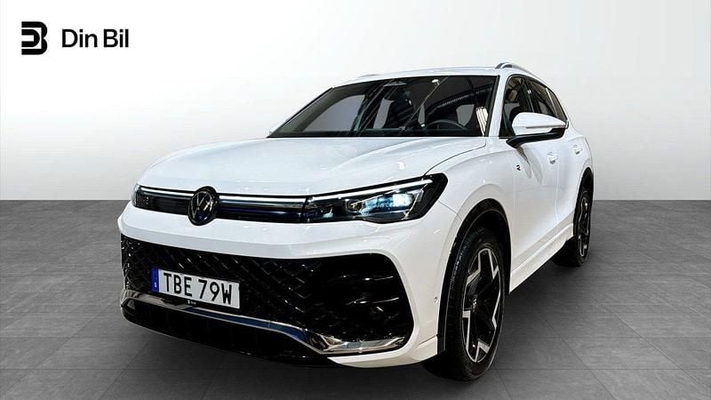 Vit Begagnad 2025 VW Tiguan R-line SUV | 489 900 kr (Lite dyr) - Bild 1/4