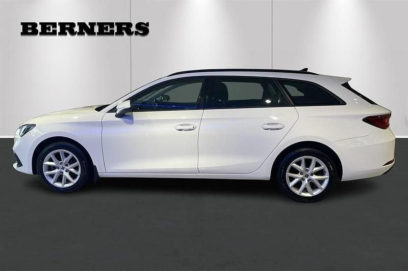 Begagnad Seat Leon Style 151 HK (111 kW) 2021 Vit