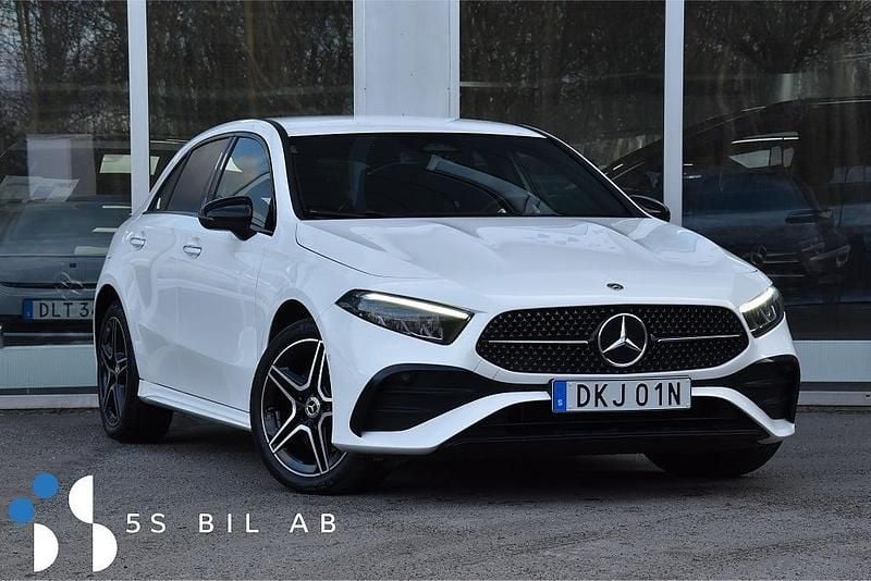Begagnad Mercedes A250 AMG 163 HK (119 kW) 2023 Vit Halvkombi
