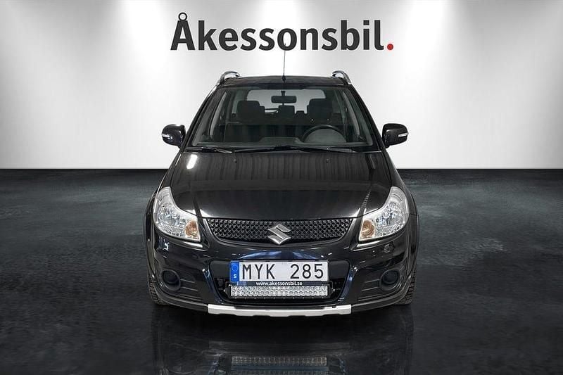 Begagnad Suzuki SX4 135 HK (99 kW) 2012 Svart SUV