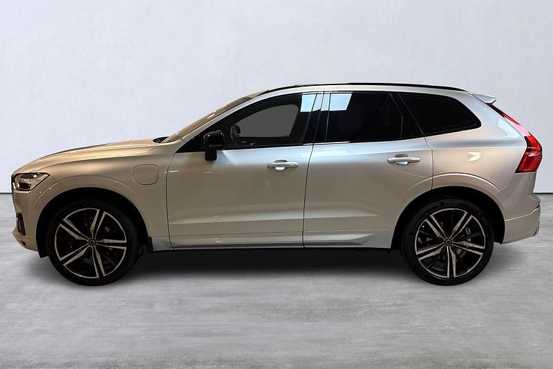 Begagnad Volvo XC60 R-Design 391 HK (287 kW) 2020 Silver SUV