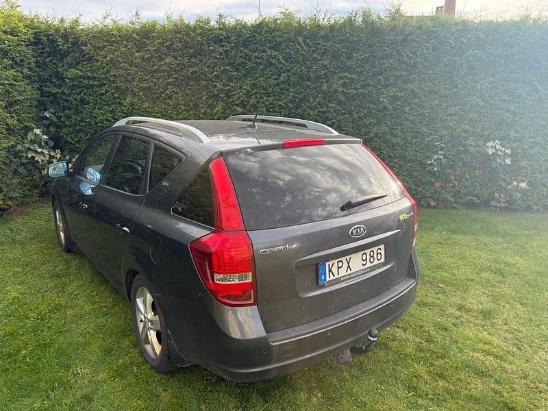 Begagnad Kia Ceed Sportswagon 115 HK (84 kW) 2010 Kombi