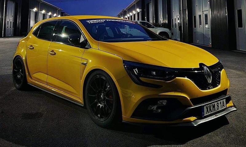 Gul Begagnad 2020 Renault Mégane IV Trophy Halvkombi | 345 000 kr (Lite dyr) - Bild 1/4