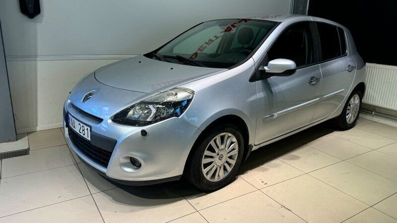 Begagnad Renault Clio R.S. 75 HK (55 kW) 2009 Silver Halvkombi