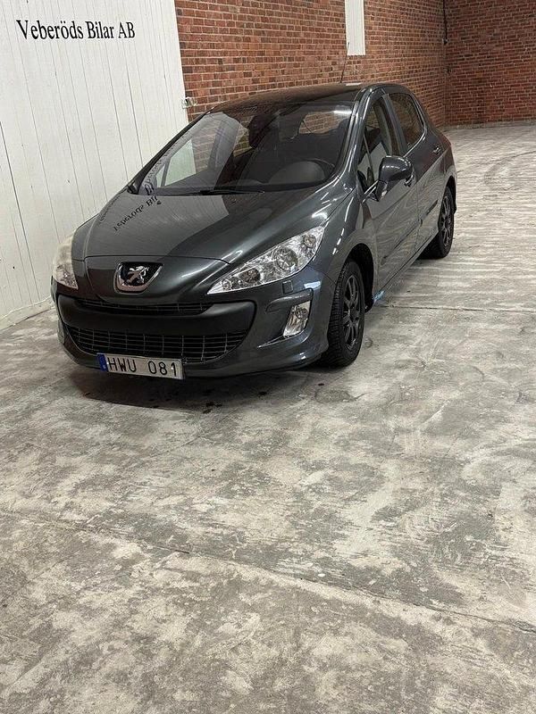 Grå Begagnad 2008 Peugeot 308 Halvkombi | 39 900 kr (Marknadspris) - Bild 1/4
