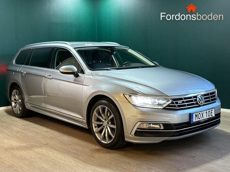 Silver Begagnad 2019 VW Passat R-line Kombi | 179 800 kr (Marknadspris) - Bild 1/4