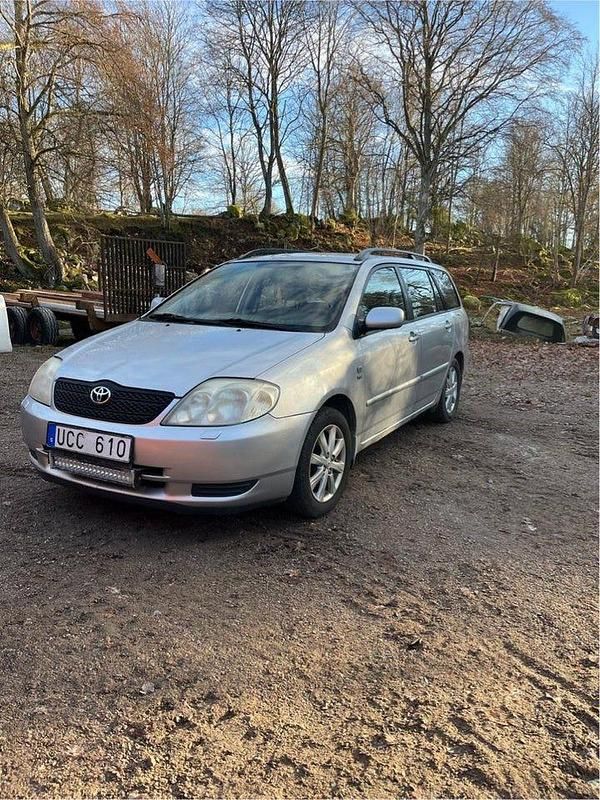 Begagnad 2003 Toyota Corolla Kombi | 22 000 kr (Marknadspris) - Bild 1/4
