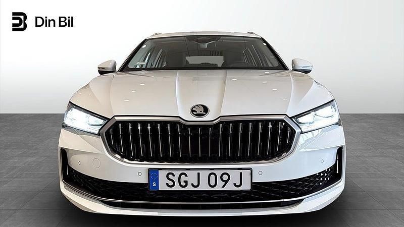 Begagnad Skoda Superb Selection 150 HK (110 kW) 2024 Vit Kombi