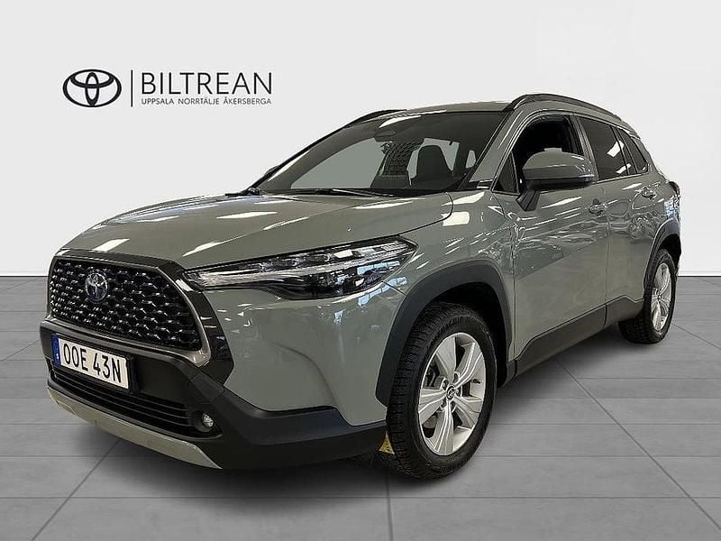 Begagnad Toyota Corolla Cross Style 197 HK (144 kW) 2023 Grön SUV