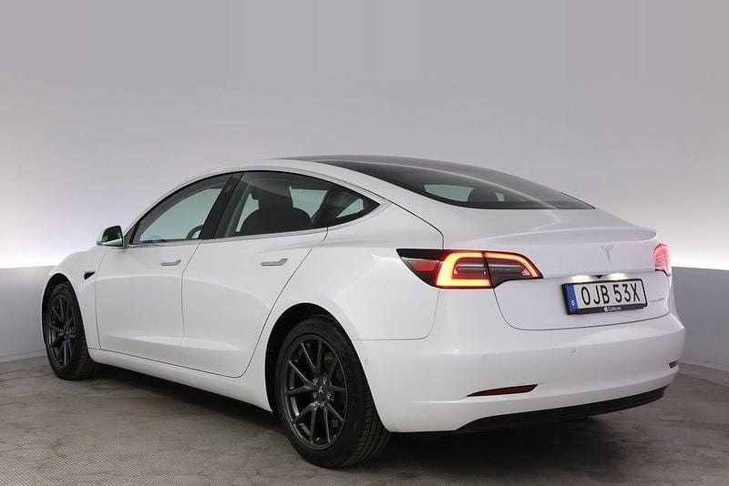 Begagnad Tesla Model 3 Long Range AWD 366 kW (498 HK) 2019 Vit Sedan
