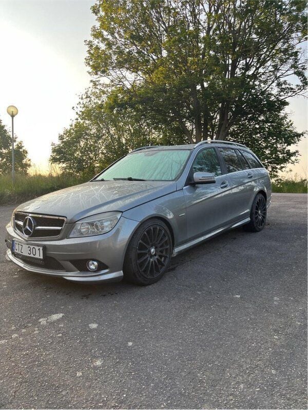 Grå Begagnad 2009 Mercedes C220 AMG Kombi | 70 000 kr (Marknadspris) - Bild 1/4