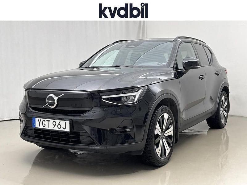 Svart Begagnad 2023 Volvo XC40 Plus SUV | 259 000 kr (Superpris) - Bild 1/3