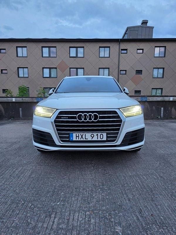 Vit Begagnad 2016 Audi Q7 S-Line SUV | 260 000 kr (Marknadspris) - Bild 1/4