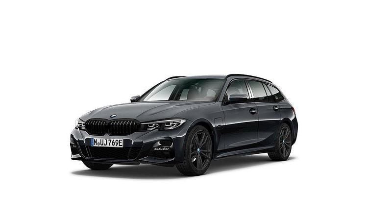 Grå Begagnad 2022 BMW 330e M Sport Kombi | 359 500 kr (Marknadspris) - Bild 1/4
