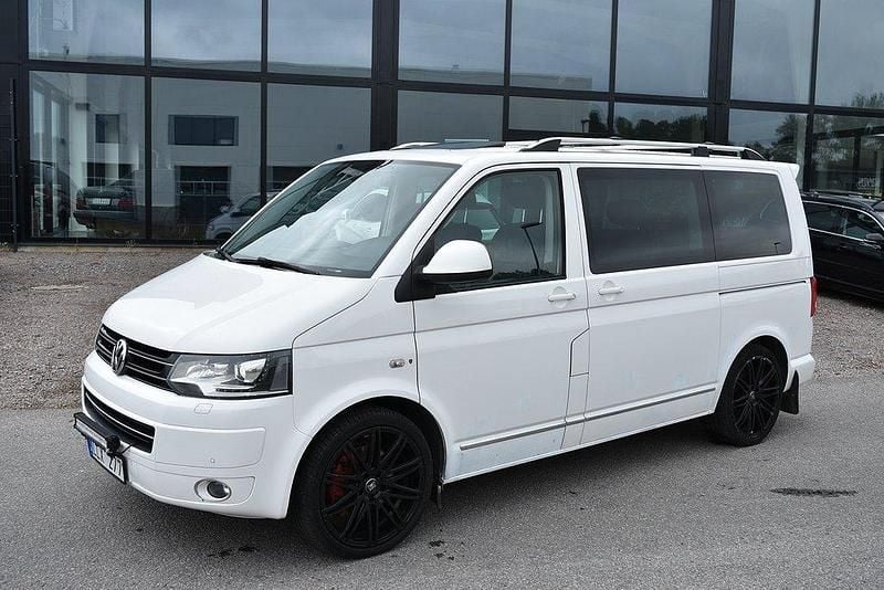 Vit Begagnad 2013 VW Multivan Highline Minibuss | 139 900 kr (Superpris) - Bild 1/4
