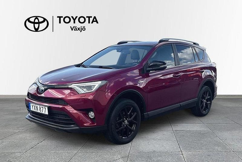 Röd Begagnad 2017 Toyota RAV4 Hybrid SUV | 229 000 kr (Marknadspris) - Bild 1/3