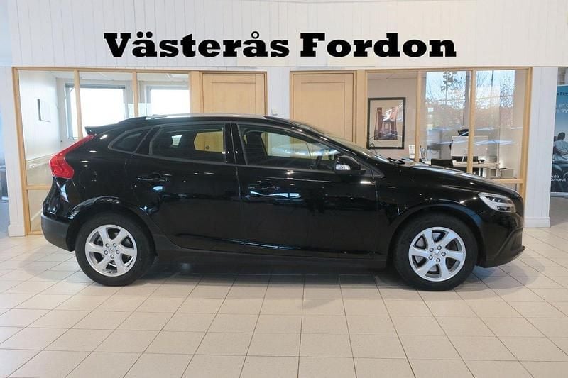 Svart Begagnad 2019 Volvo V40 CC Kombi | 219 900 kr (Marknadspris) - Bild 1/4