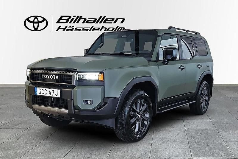 Begagnad Toyota Land Cruiser 207 HK (152 kW) 2024 Svart SUV