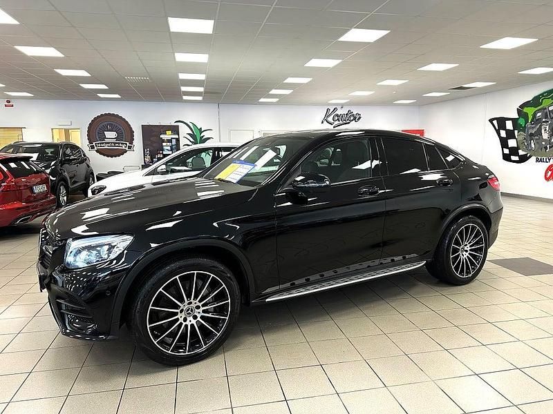 Svart Begagnad 2018 Mercedes GLC220 AMG line Sportkupé | 348 500 kr (Marknadspris) - Bild 1/4