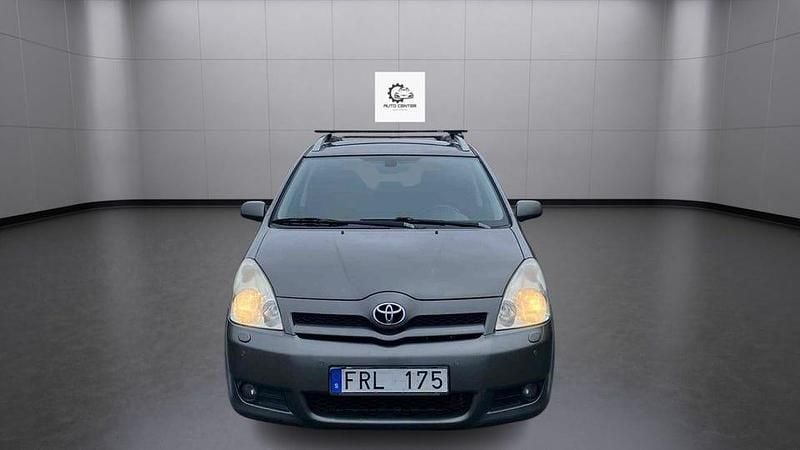 Grå Begagnad 2007 Toyota Corolla Verso Minibuss | 34 900 kr (Marknadspris) - Bild 1/4
