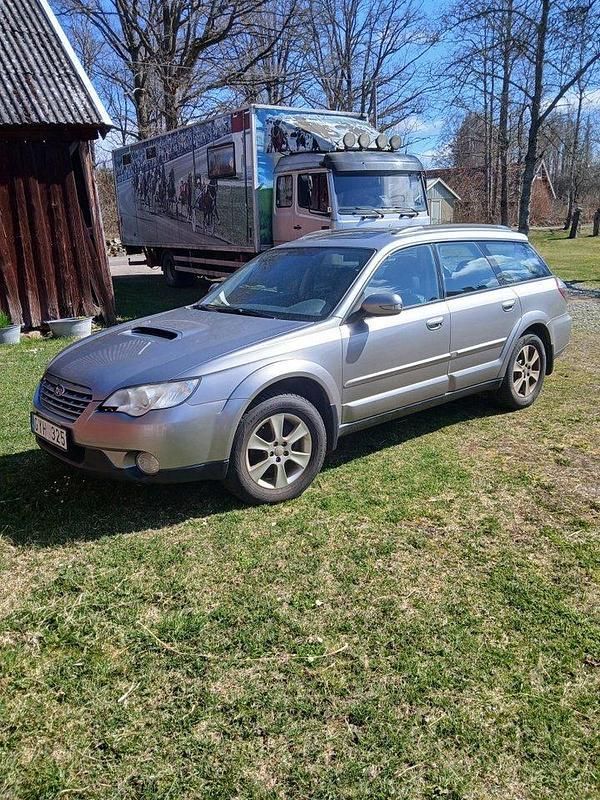 Silver Begagnad 2008 Subaru Legacy Kombi | 25 000 kr (Marknadspris) - Bild 1/4