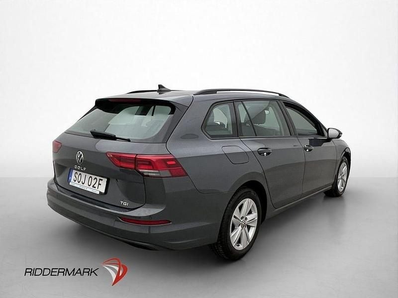 Begagnad VW Golf VIII 131 HK (96 kW) 2023 Mörkgrå Kombi