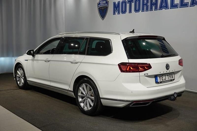 Begagnad VW Passat Executive 220 HK (161 kW) 2020 Vit