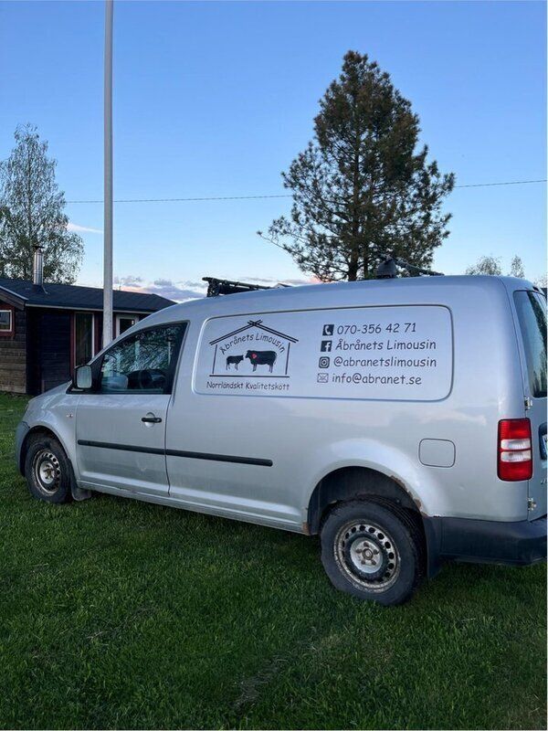 Silver Begagnad 2013 VW Caddy Maxi Minibuss | 87 500 kr (Marknadspris) - Bild 1/4