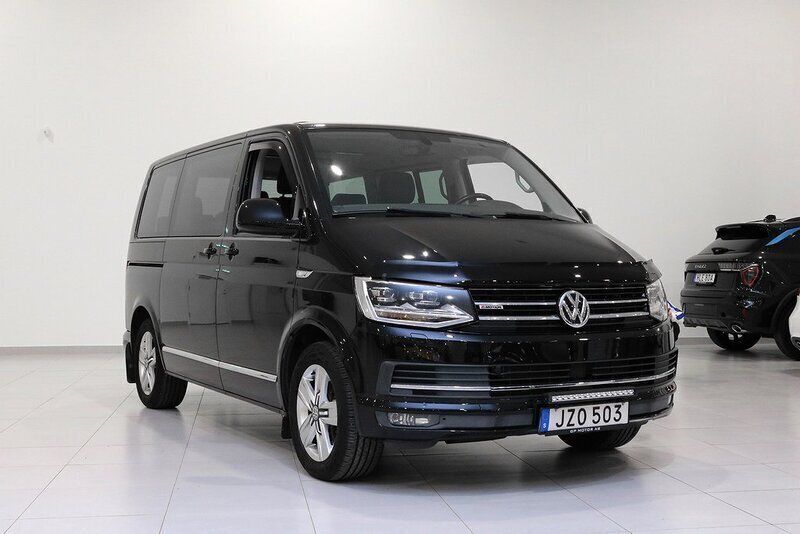 Svart Begagnad 2015 VW Multivan Highline Minibuss | 379 900 kr (Marknadspris) - Bild 1/4