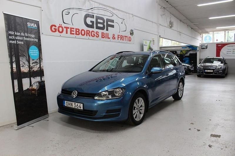 Blå Begagnad 2016 VW Golf VII Kombi | 109 000 kr (Marknadspris) - Bild 1/3