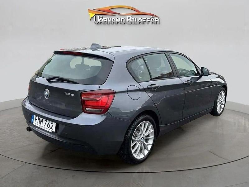 Begagnad BMW 118 Sport Line 143 HK (105 kW) 2013 Grå Halvkombi