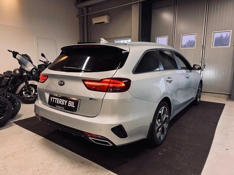 Begagnad Kia Ceed Sportswagon Plus 141 HK (103 kW) 2020 Grå Kombi