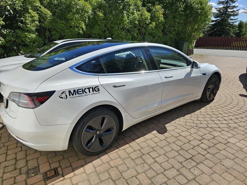 Vit Begagnad 2020 Tesla Model 3 Long Range Sedan | 255 000 kr (Marknadspris) - Bild 1/4