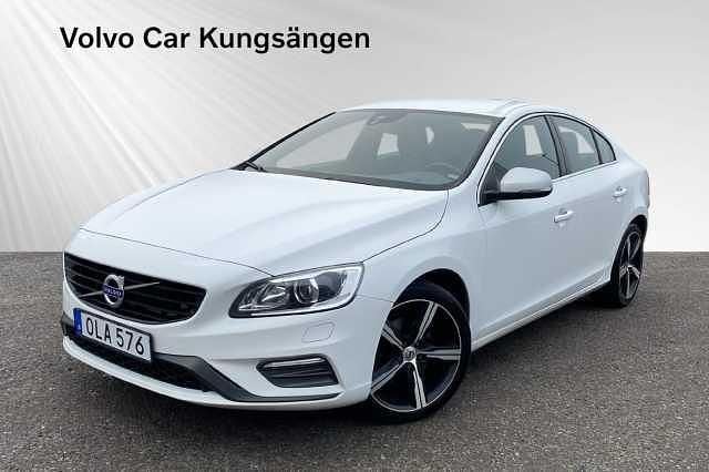 Vit Begagnad 2016 Volvo S60 R-Design Sedan | 144 900 kr (Marknadspris) - Bild 1/4